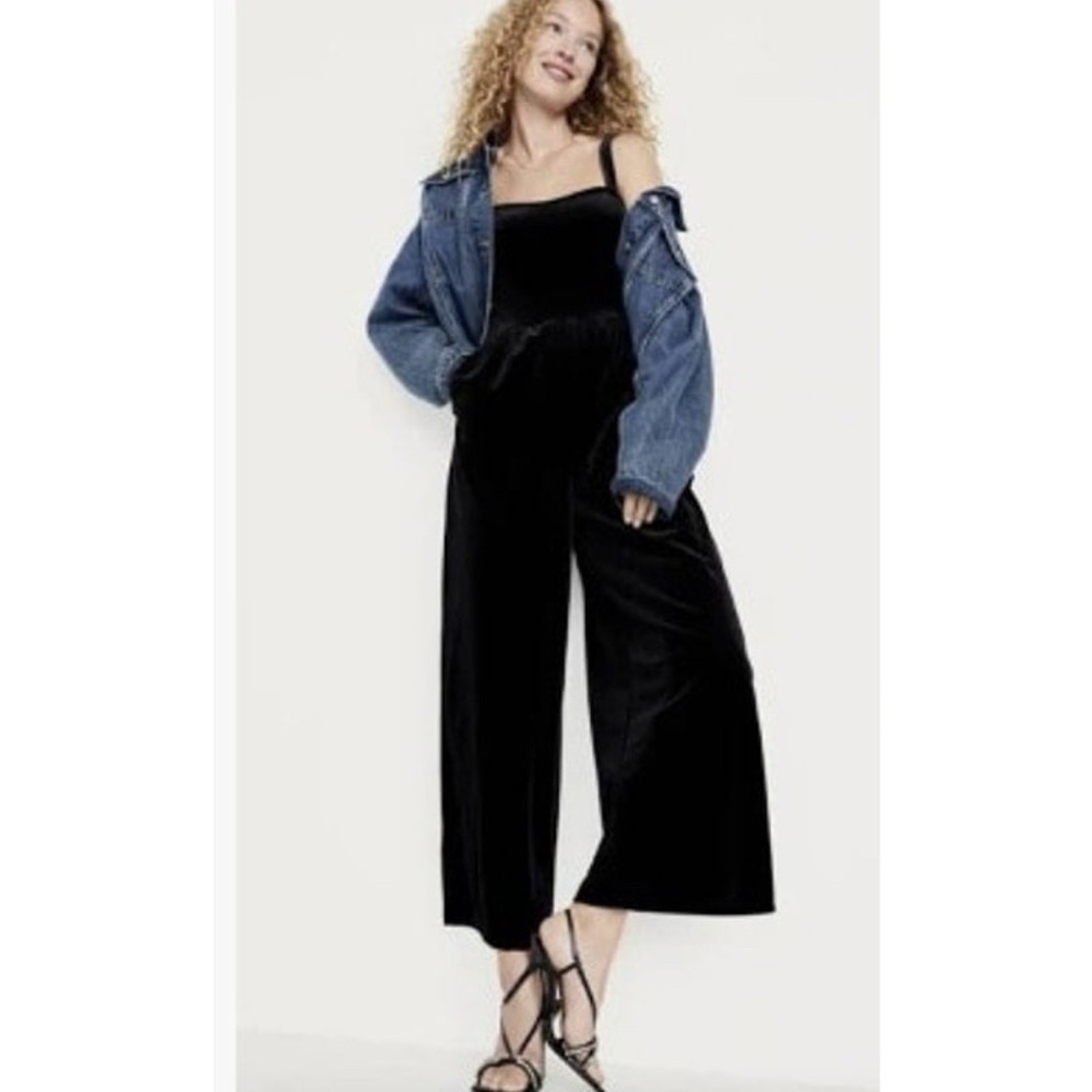 Old Navy Chic Black Velvet Jumpsuit Small NWT